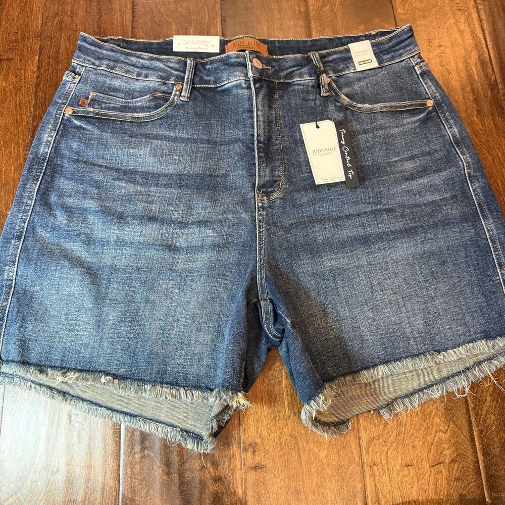 Judy Blue Fresh Bloom Tummy Control High Rise Shield Pocket Shorts size 3XL NWT
